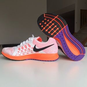 Size 9 - Nike Zoom- Runners/sneakers/shoes